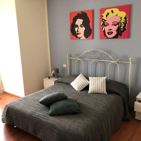 Irides Rooms A Un Passo Dai Parchi Divertimento Lazise Exterior foto