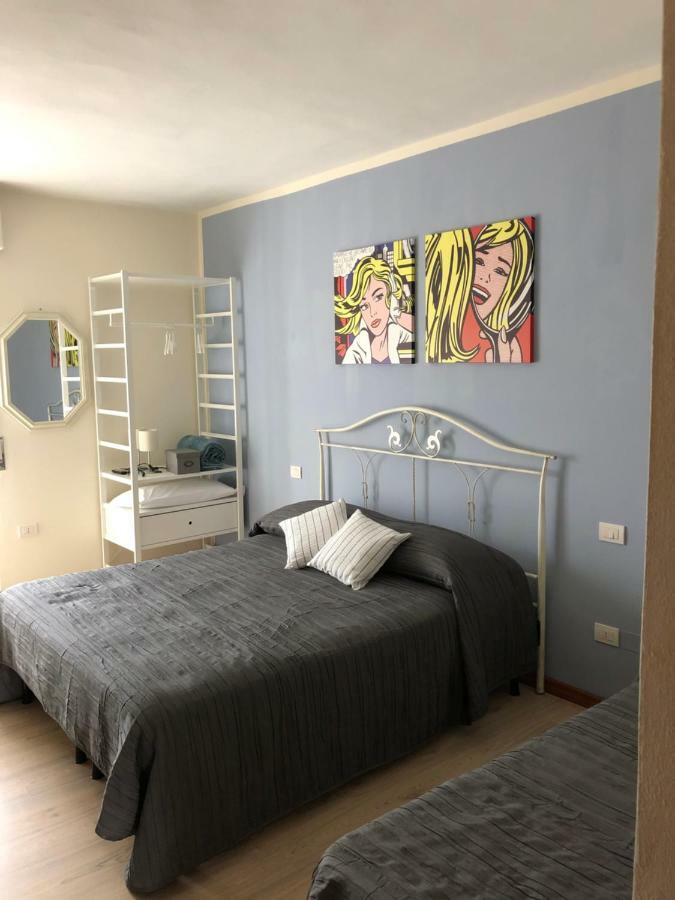 Irides Rooms A Un Passo Dai Parchi Divertimento Lazise Exterior foto