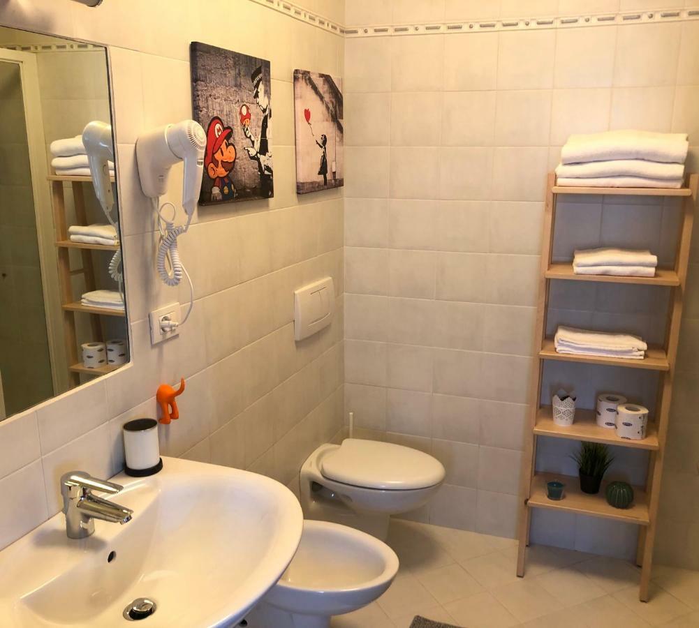Irides Rooms A Un Passo Dai Parchi Divertimento Lazise Exterior foto