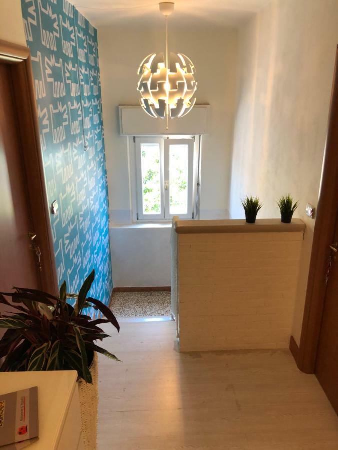 Irides Rooms A Un Passo Dai Parchi Divertimento Lazise Exterior foto